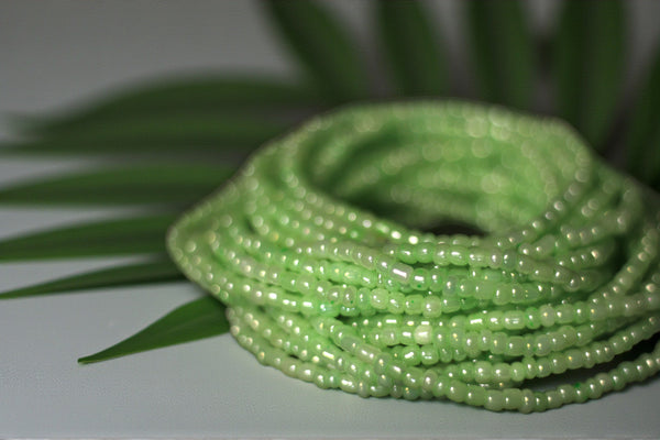 Waist Beads / Chaine de taille africaine - AKUGBE- vert menthe (élastique)