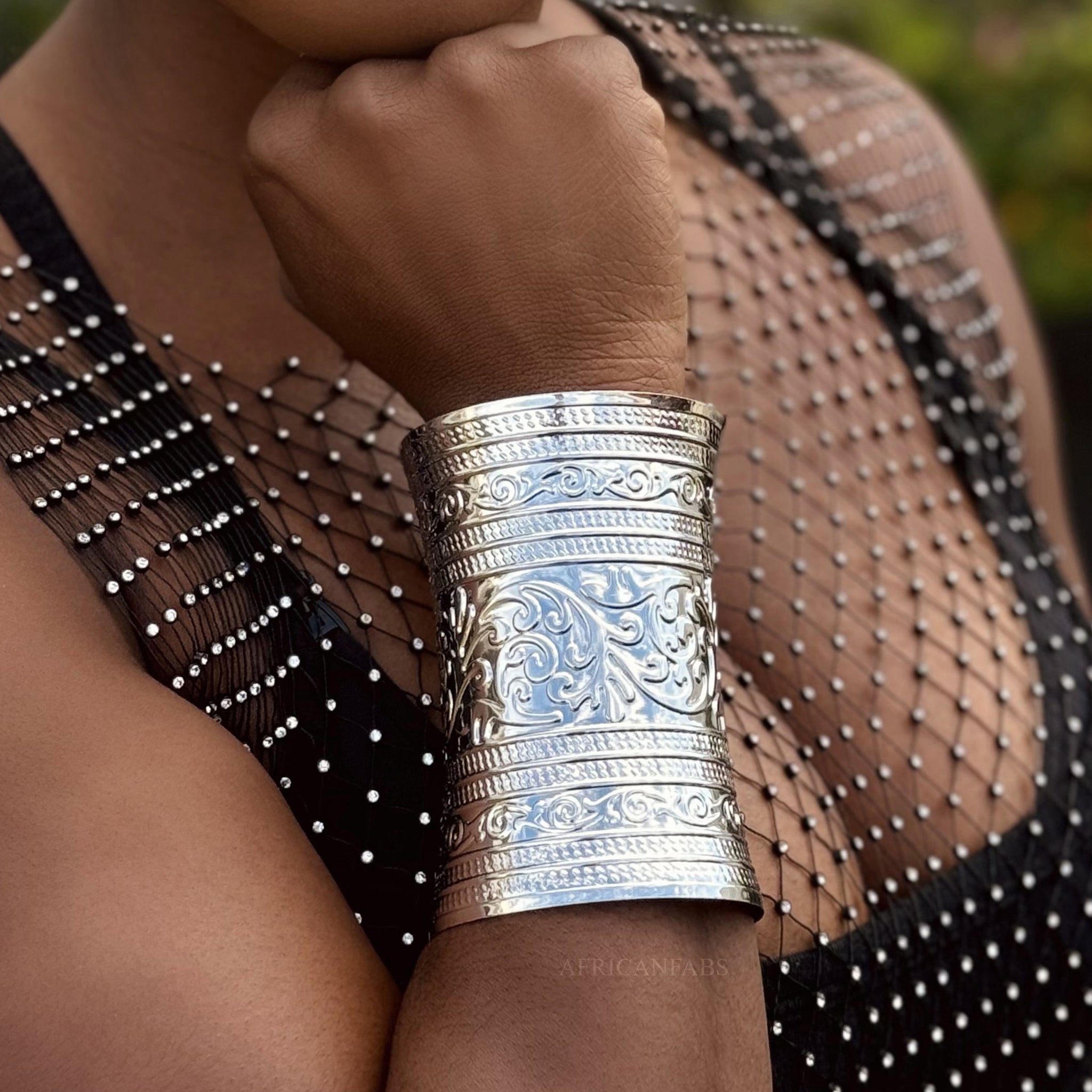 Bracelet manchette Bangle style africain - Fleur - Argent