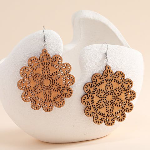 Imprimé africain Boucles d'oreilles | Boucles d'oreilles en bois avec fleurs brunes
