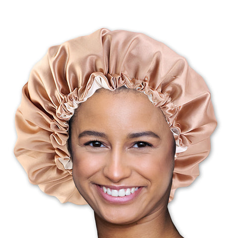 Bonnet en satin : l'accessoire qui sauvera vos cheveux ! - Kinky