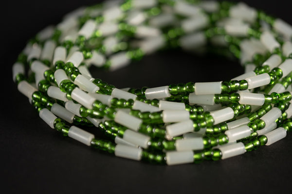 Waist Beads / Chaine de taille africaine - EGHE - Vert / Blanc (élastique)